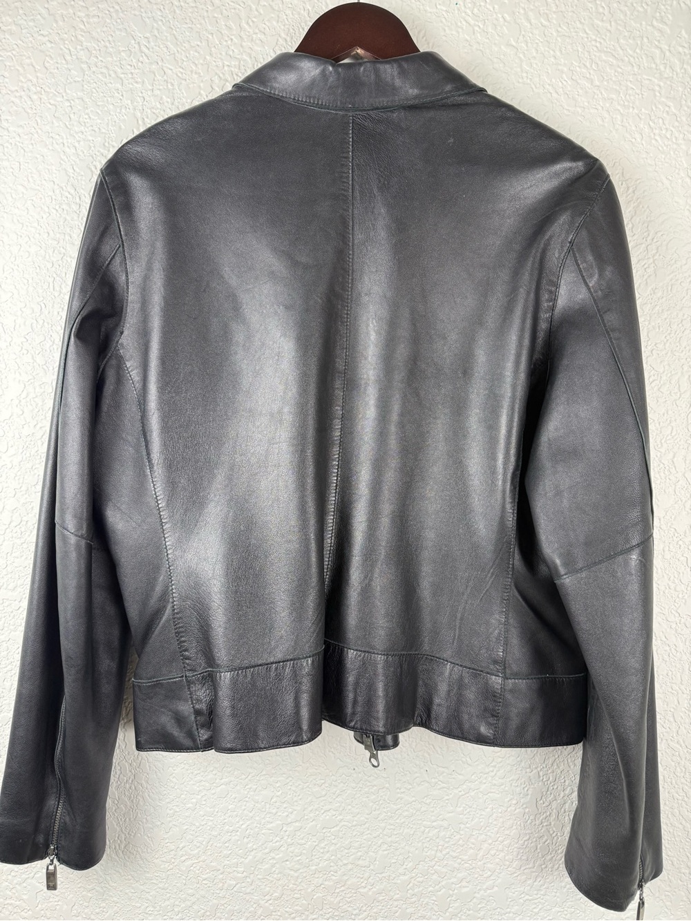 Isaac Mizrahi Genuine Leather Jacket | Zebra Lining | Zip Front | Black | XL - Picture 8 of 11